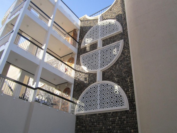 Qurum Beach Hotel image 2